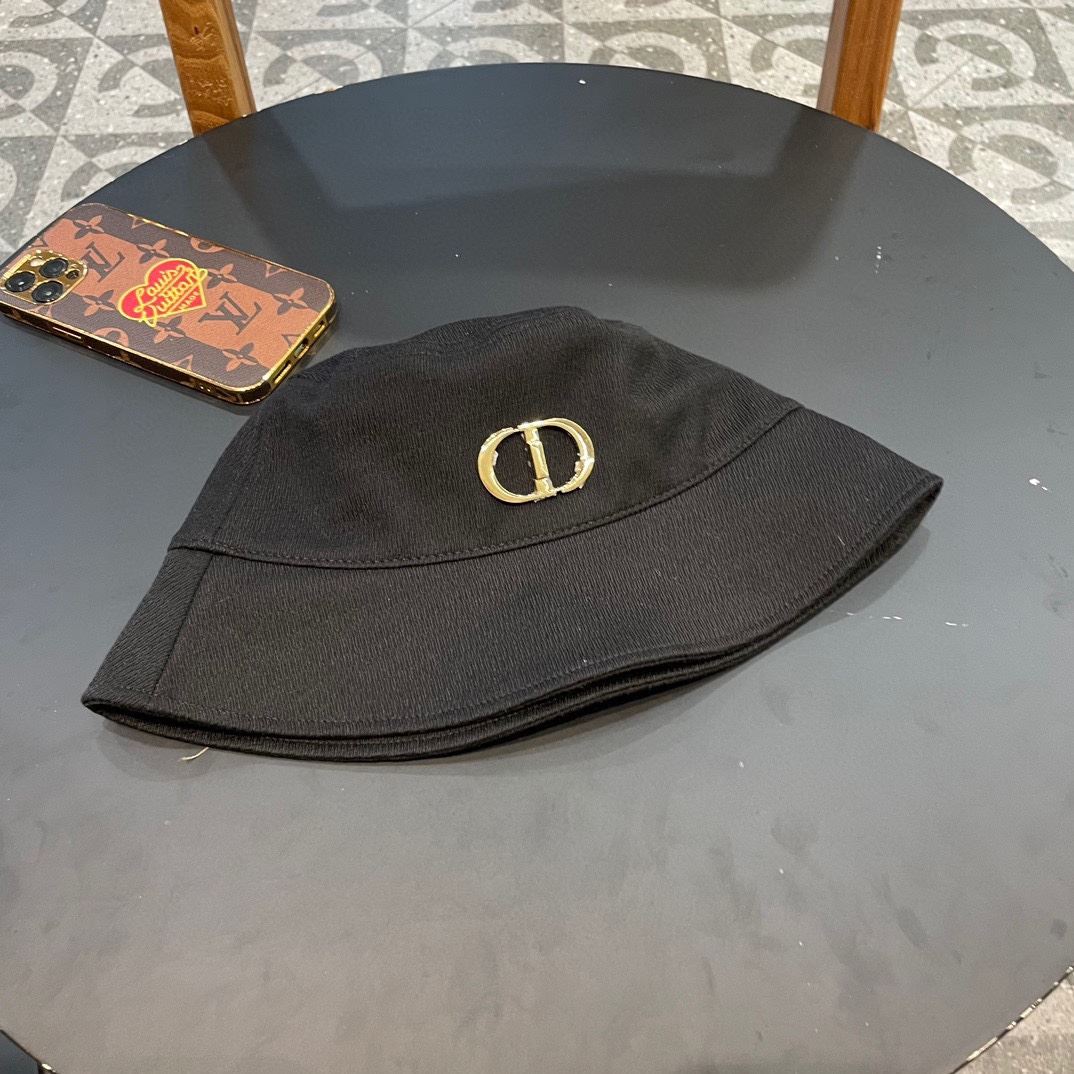 Christian Dior Caps